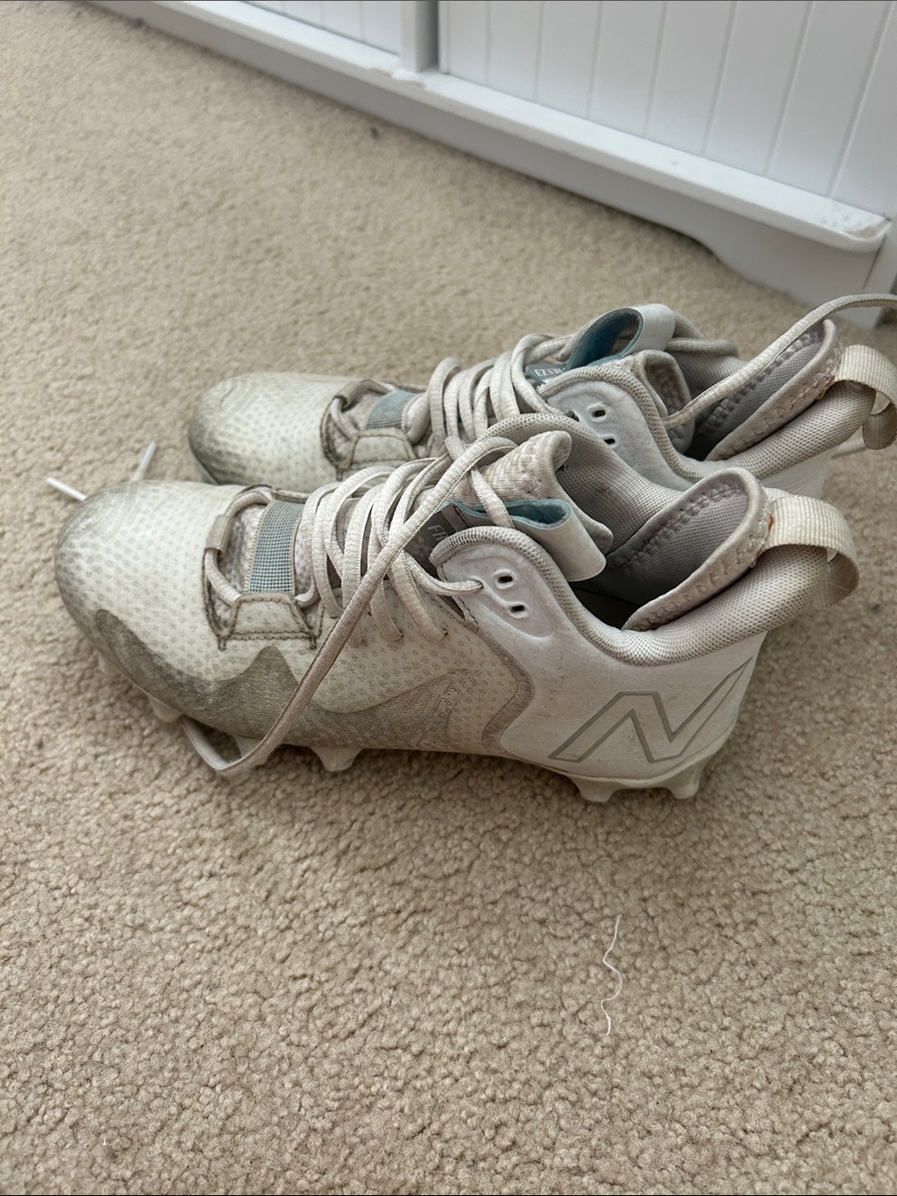 New Balance White Cleats with Light Blue Tongue Accent (freeze) - Picture 2 of 6